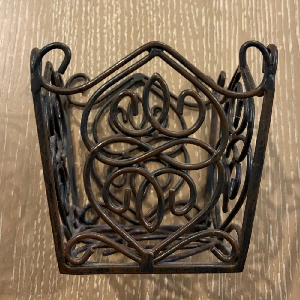 Southern Living at Home Rosedale Bronze Metal Plant Holder Vintage Scrollwork